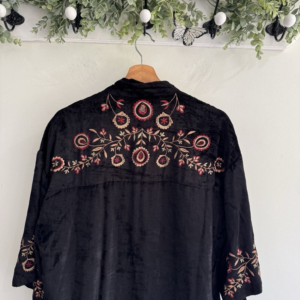 Anthropologie Black Floral Embroidered Velvet Kimono Cardigan S/M #LH - Picture 4 of 5